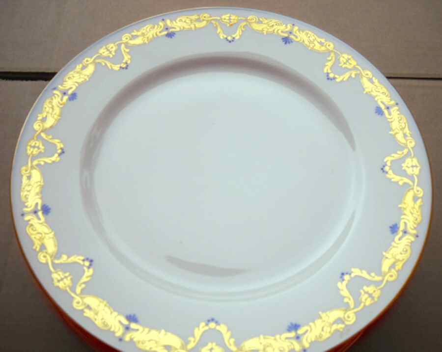 SVZ4 Dinner Plate by Salviati-1