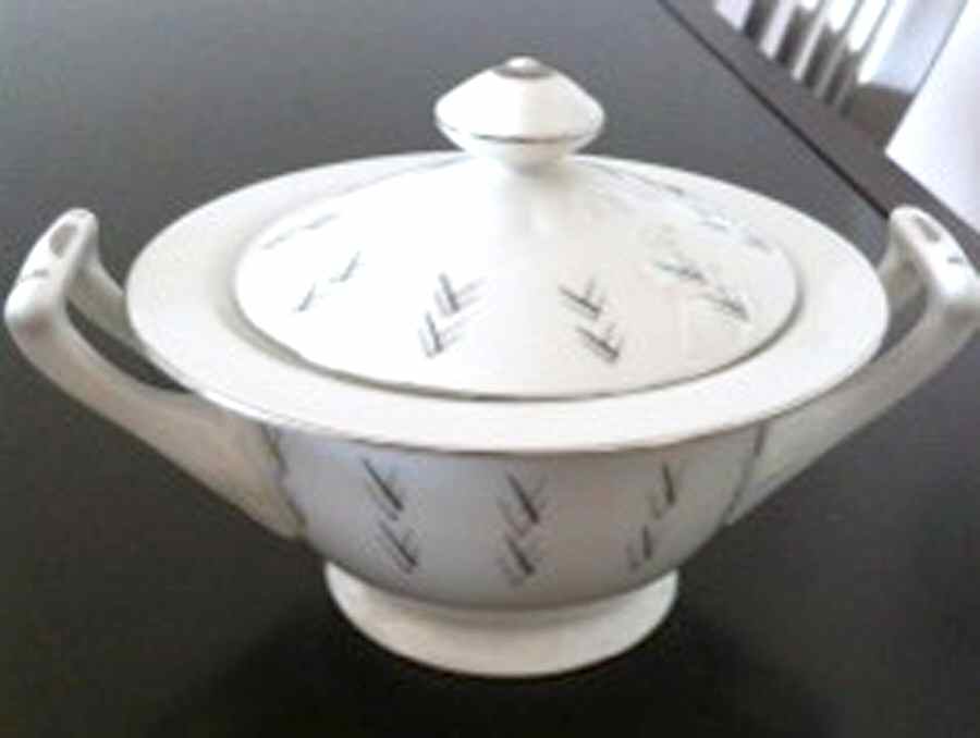 SEY35 Sugar Bowl & Lid by Seyei Toki Co-1
