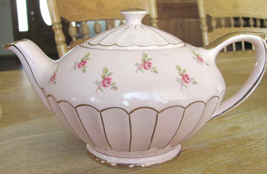 235b Teapot & Lid by Sadler-1