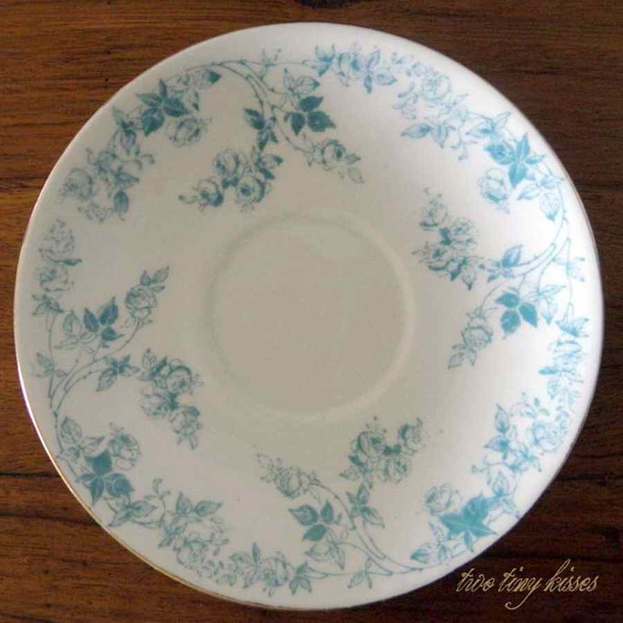 H10047 Saucer by Shelley-1