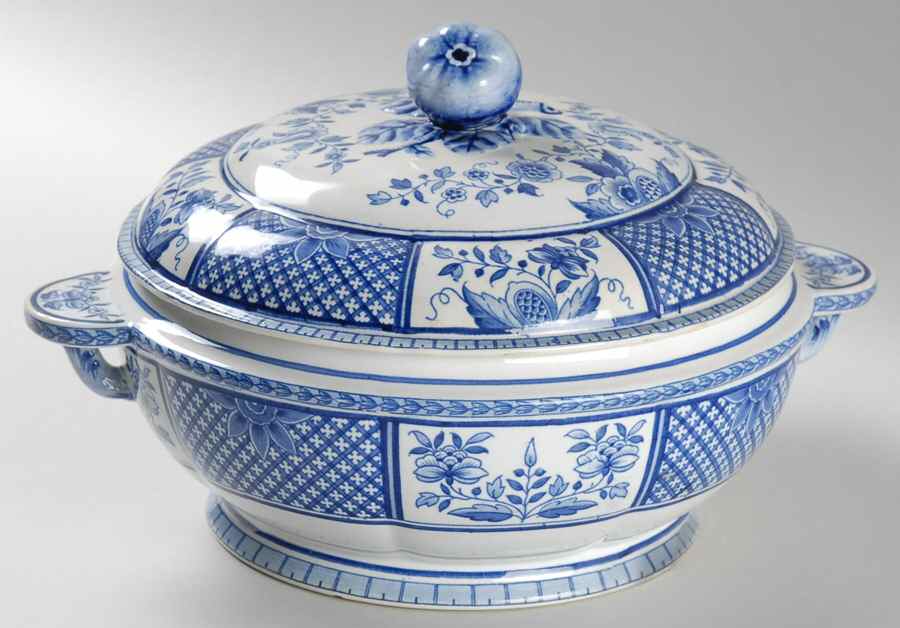 La Fayette 2.5 Qt Round Covered Casserole by Sarreguemines-1