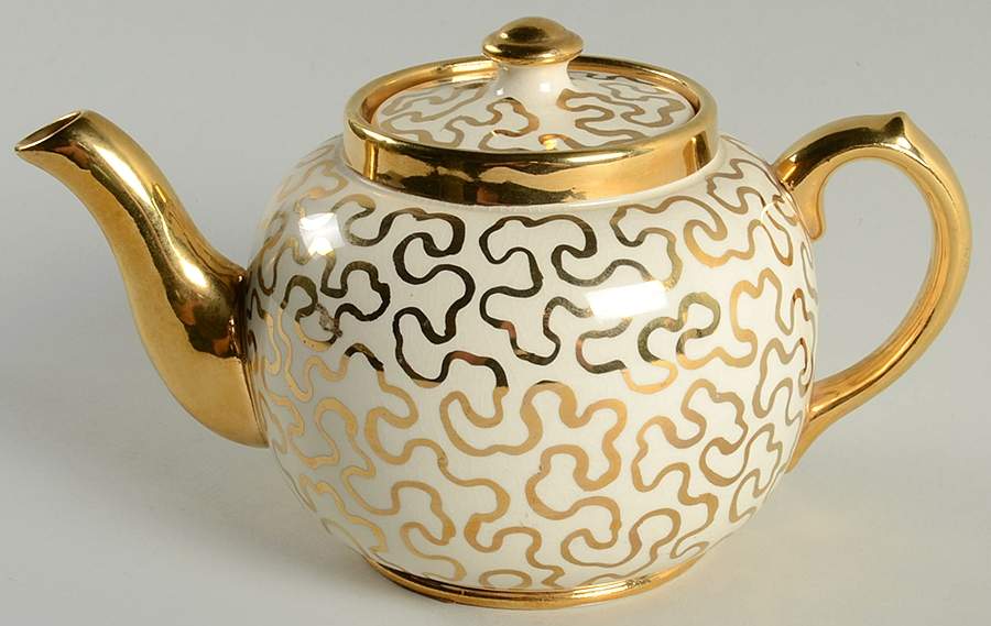 0657W Teapot & Lid by Sudlow's (Burslem)-1