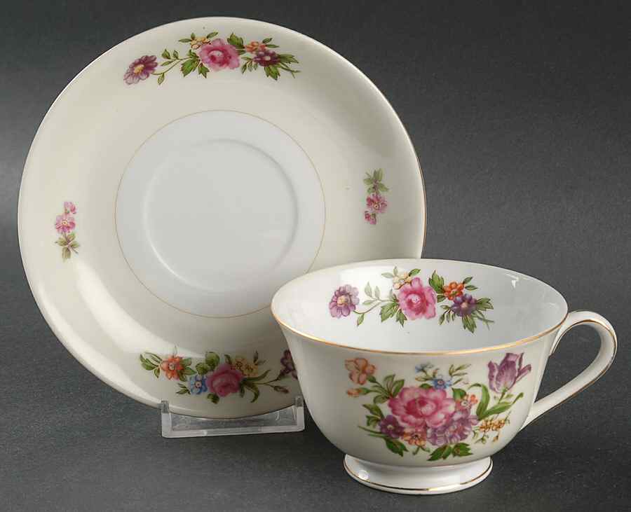 SON112 Footed Cup & Saucer Set by Sone-1