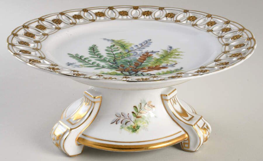 G-1004 9" Diameter Pedestal Cake Stand by Sadek-1