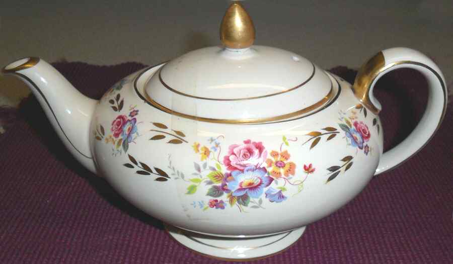 3608 Teapot & Lid by Sadler-1