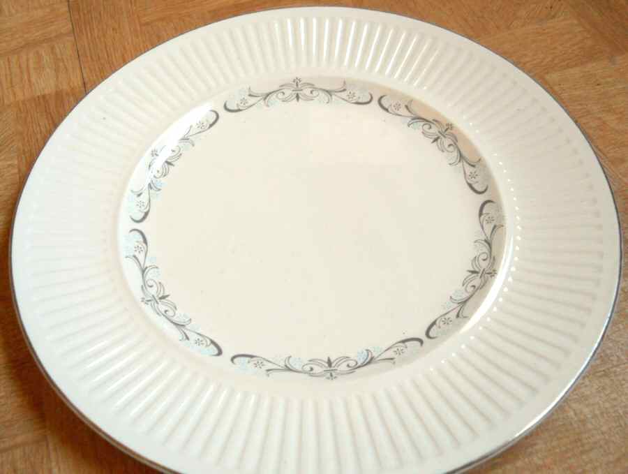 Alicia Dinner Plate by Sovereign Potters-1