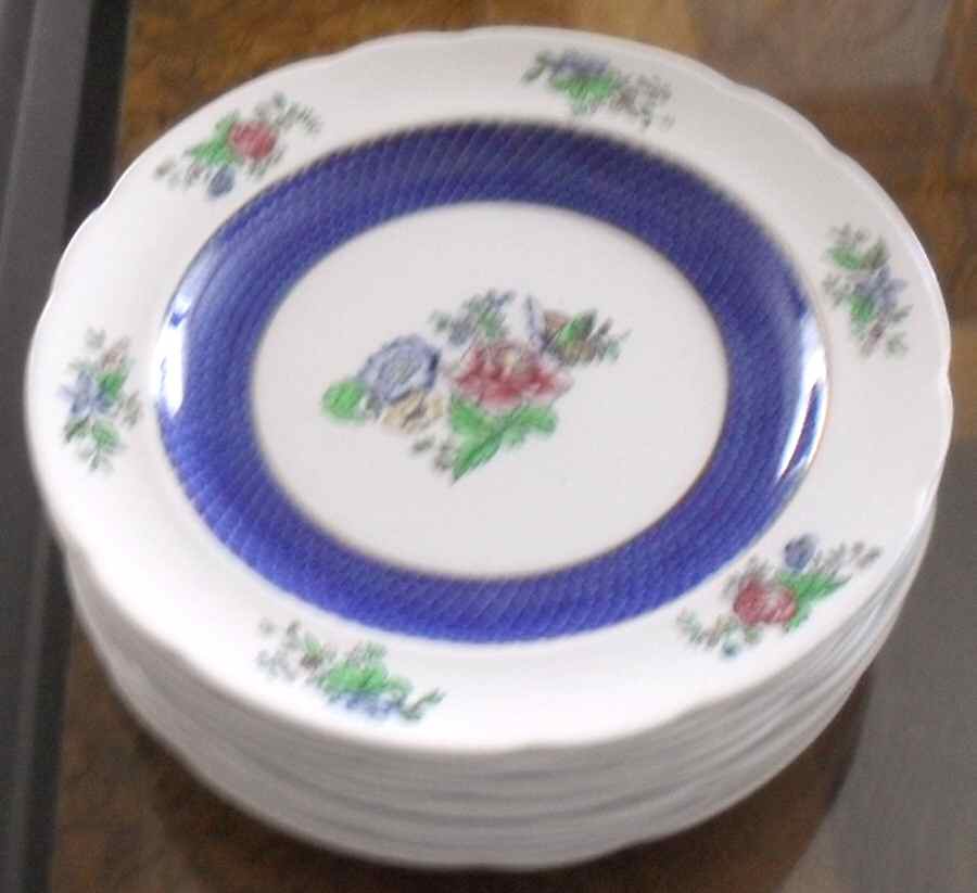 BD305 Dinner Plate by Spode-1