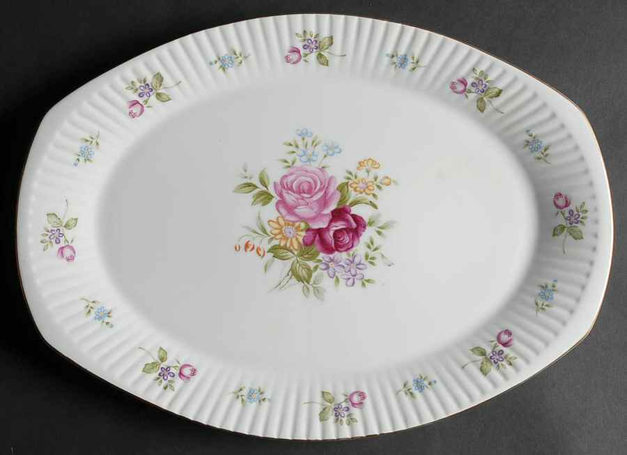Flora (Scalloped) 14" Oval Serving Platter by Sone-1