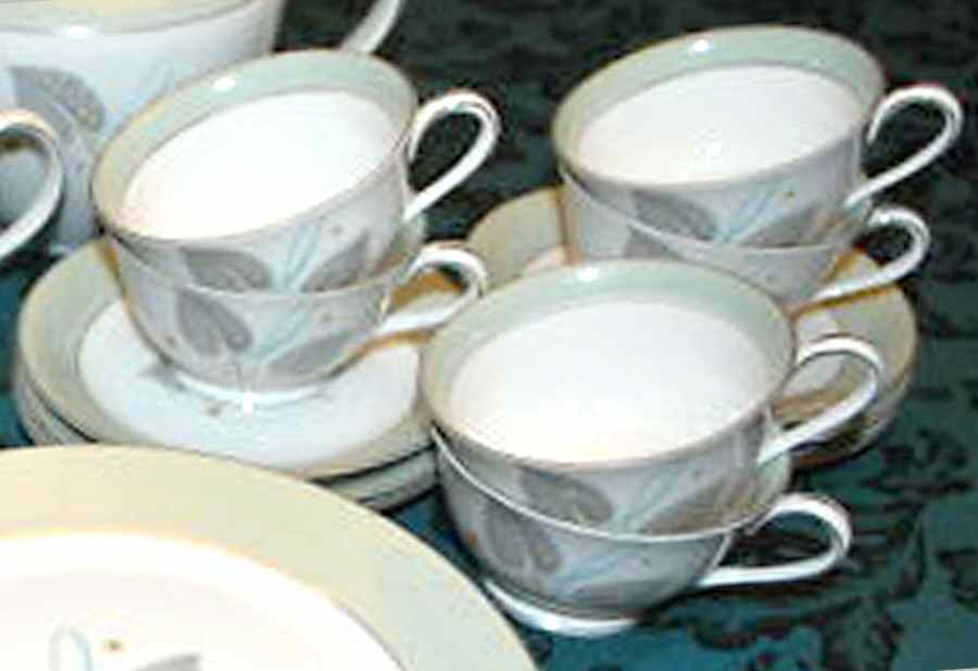 SON116 Footed Cup & Saucer Set by Sone-1