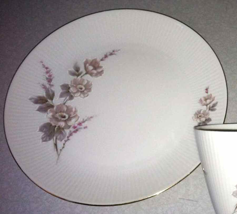 SLT423 Salad Plate by Seltmann-1