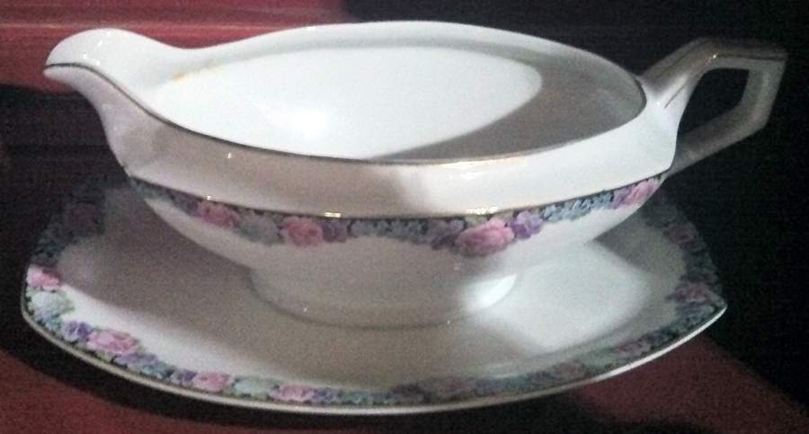 SCD131 Gravy Boat & Underplate by Schonwald-1