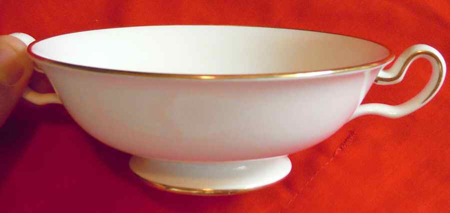 R2529 Footed Cream Soup Bowl by Spode-1
