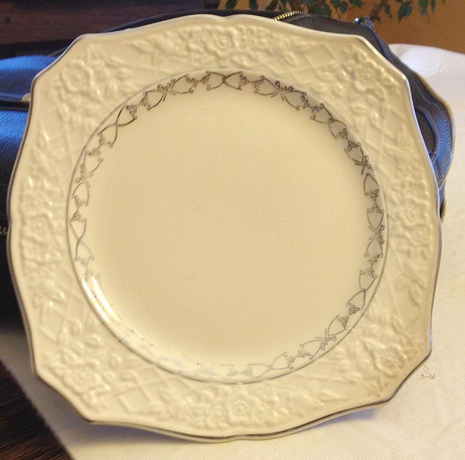 SLM377 Luncheon Plate by Salem-1