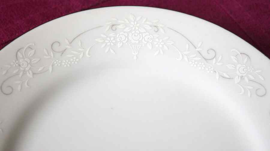 Michelle Dinner Plate by Saki-1