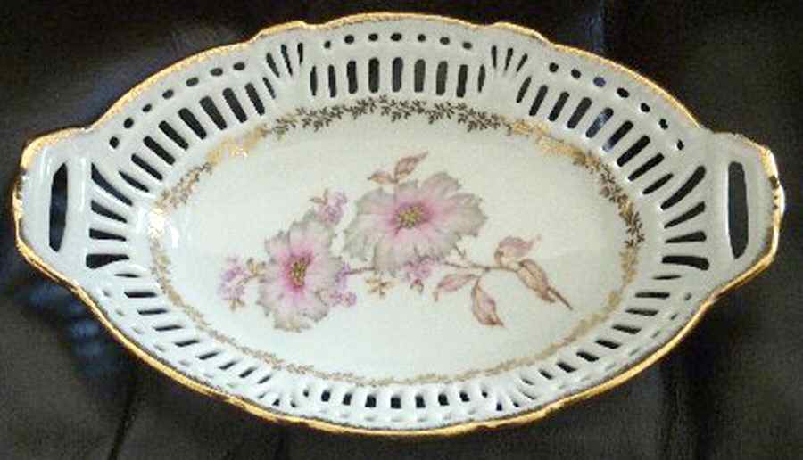 SWH61 8" Pierced Oval Bowl by Schwarzenhammer-1