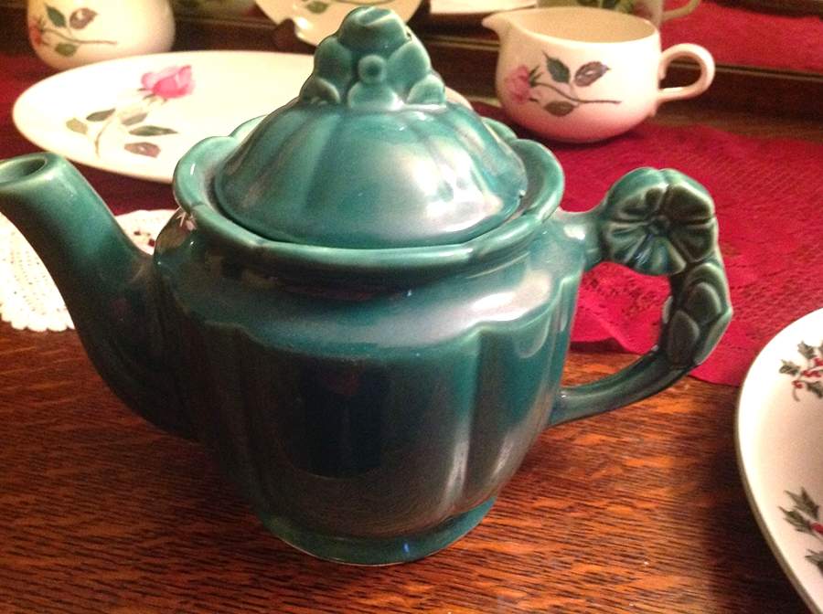 Rosette Teapot & Lid by Shawnee-1