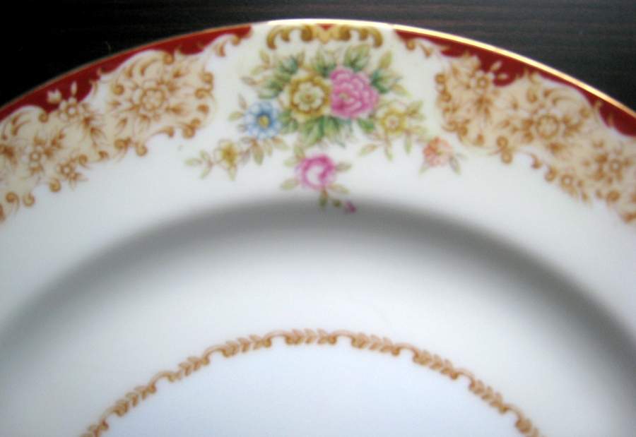 SAN27 Red Dinner Plate by Sango-1