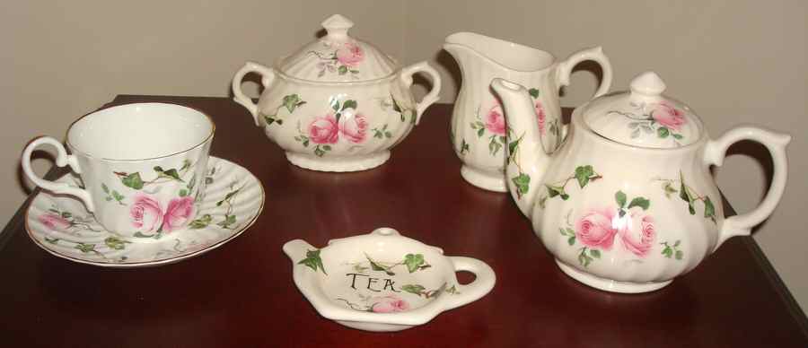 Ivy Rose Sugar Bowl & Lid by Staffordshire-1