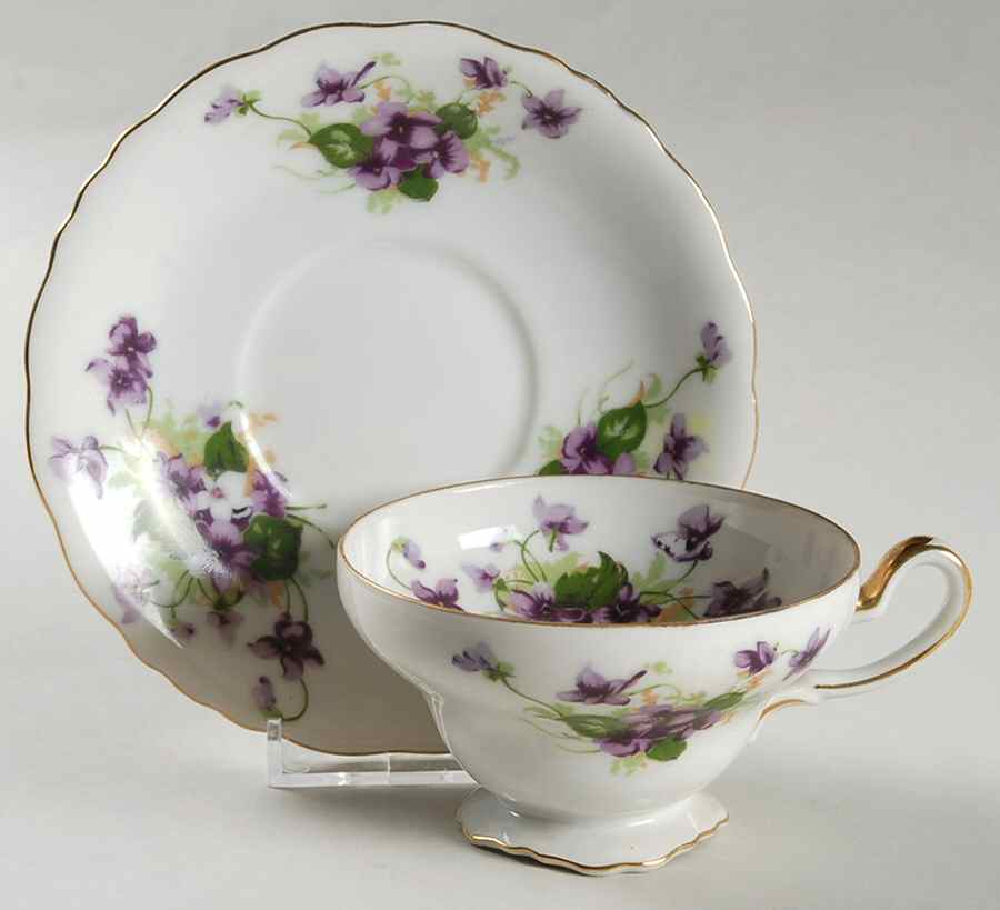 SAJ26 Footed Cup & Saucer Set by Saji-1