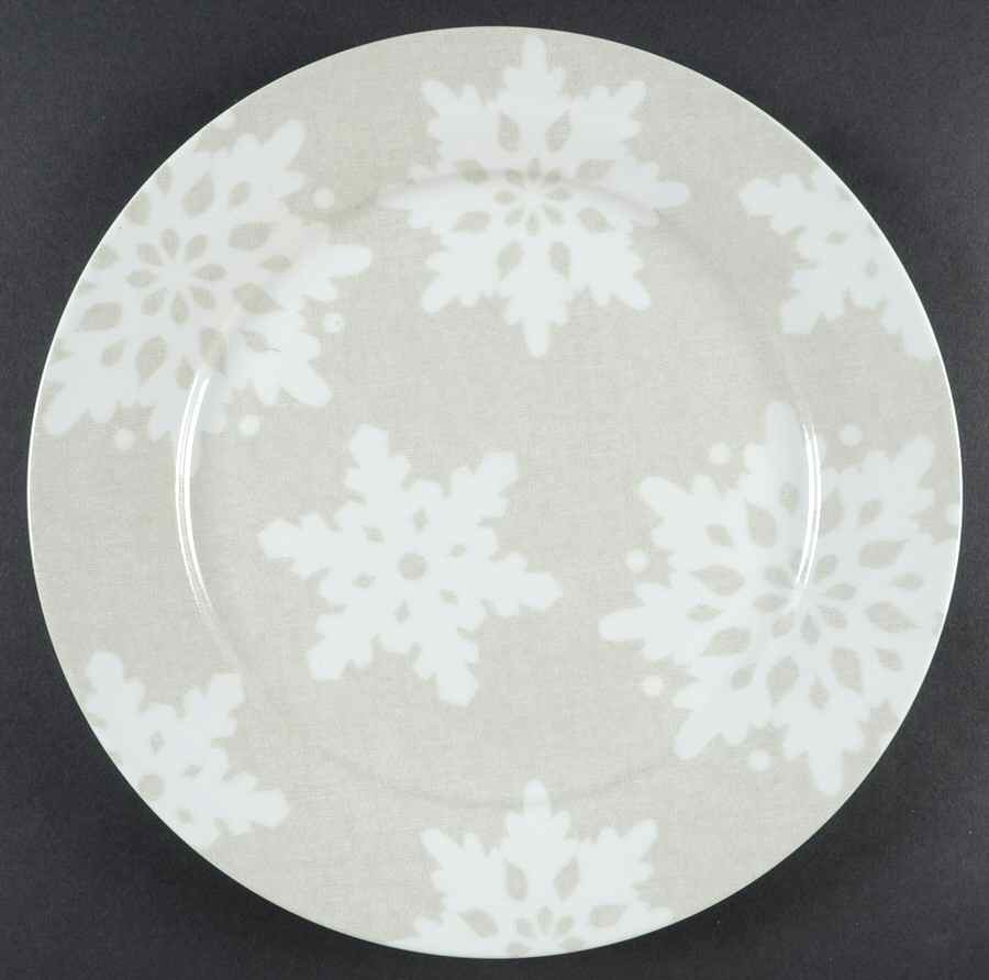 Green House Dinner Plate by St Nicholas Square-1
