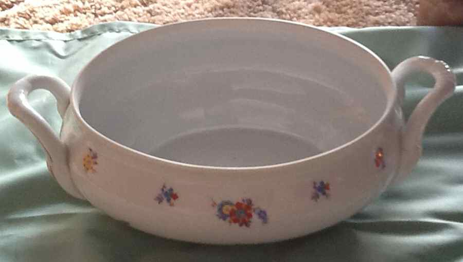 3022 Round Vegetable No Lid by Seltmann-1