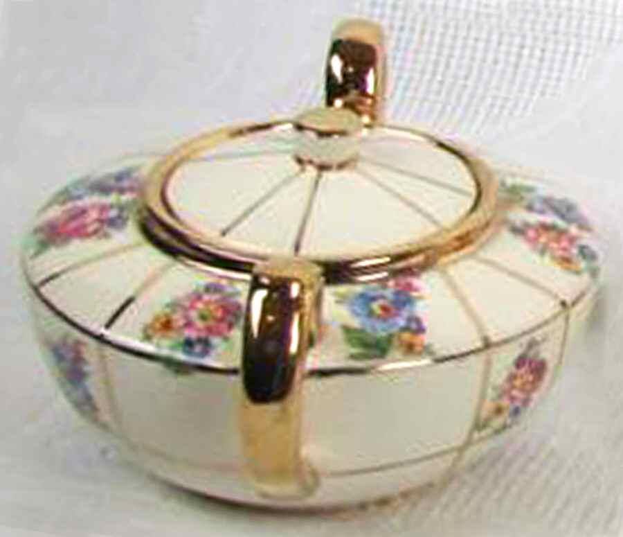 01828 Sugar Bowl & Lid by Sudlow's (Burslem)-1