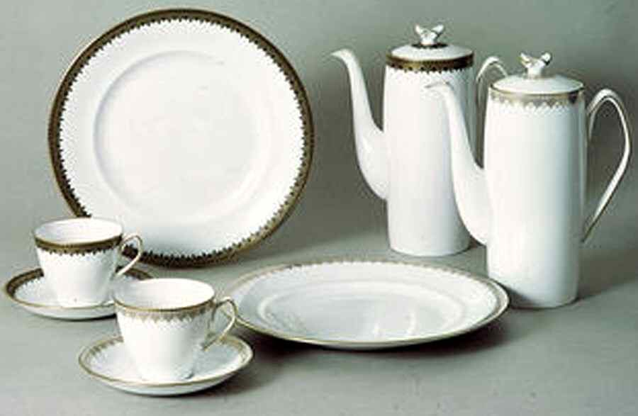 Green Diadem Dinner Plate by Spode-1