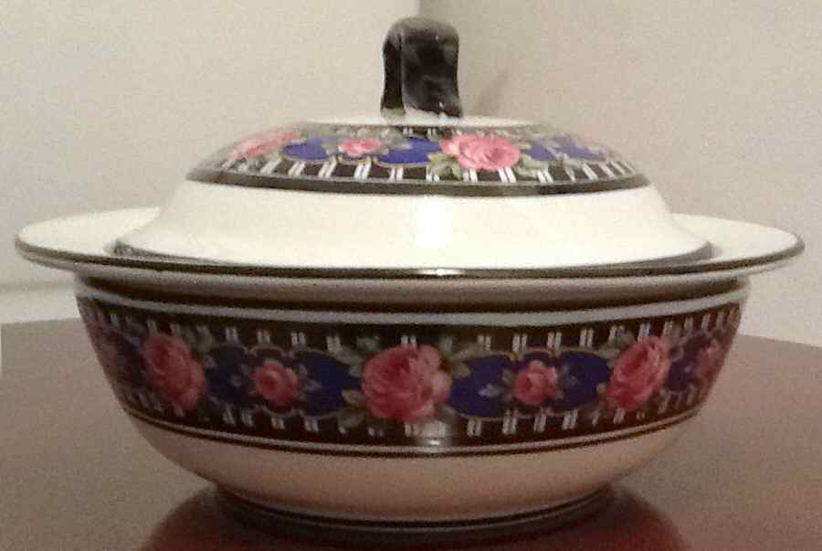 SOH34 Soap Dish and Lid by Soho Pottery-1