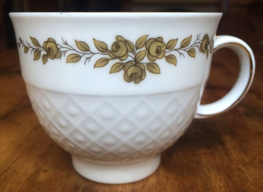 SLT439 Footed Cup by Seltmann-1