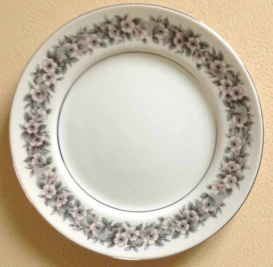 3604 Salad Plate by Sone-1