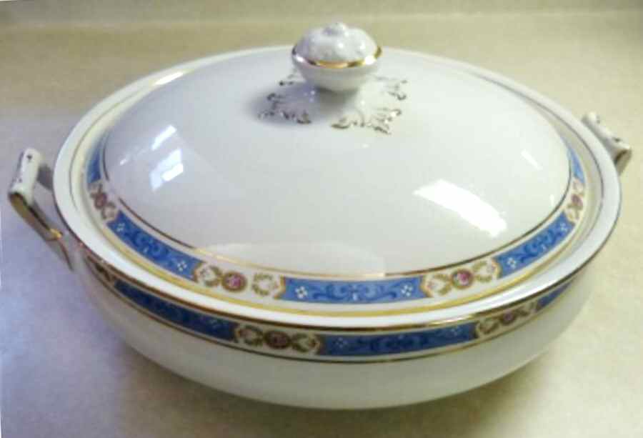 5120 Round Covered Vegetable by Soho Pottery-1