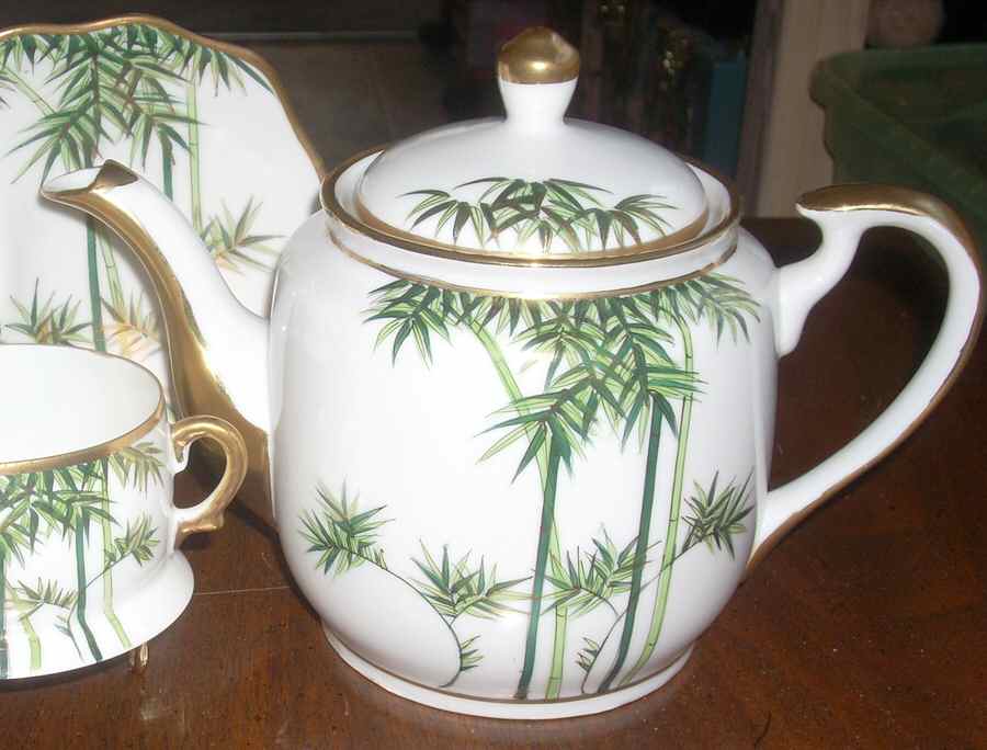 SOK18 Teapot & Lid by Soko-1