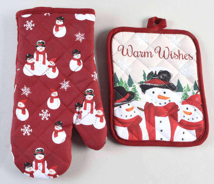Yuletide Cloth Oven Mitt and Potholder Set by St Nicholas Square-1