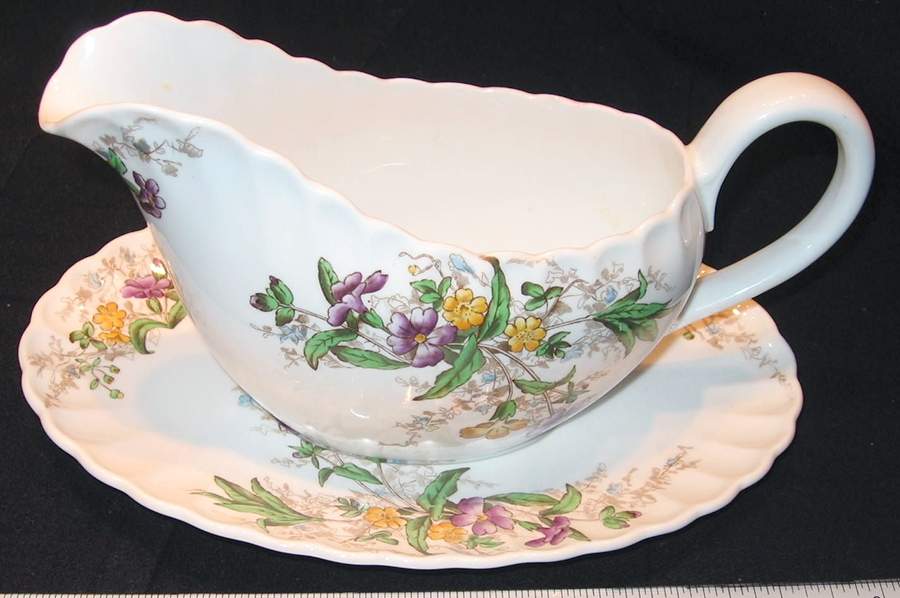 Madeleine Gravy Boat & Underplate by Spode-1