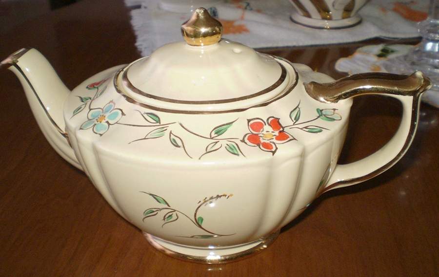 2062 Teapot & Lid by Sadler-1