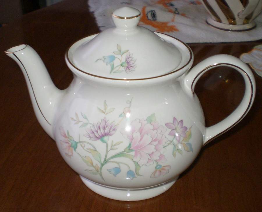 4426 Teapot & Lid by Sadler-1