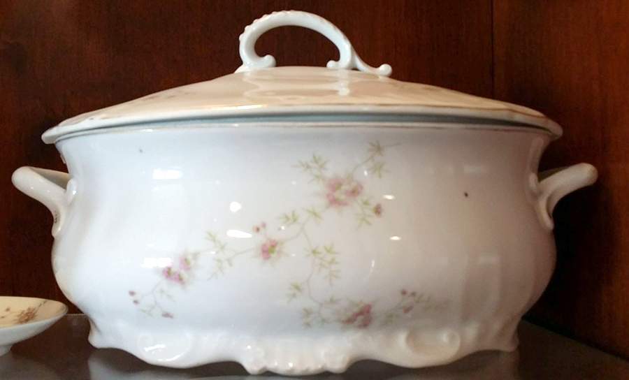 S5W2 Round Covered Vegetable by Strobel & Wilken-1