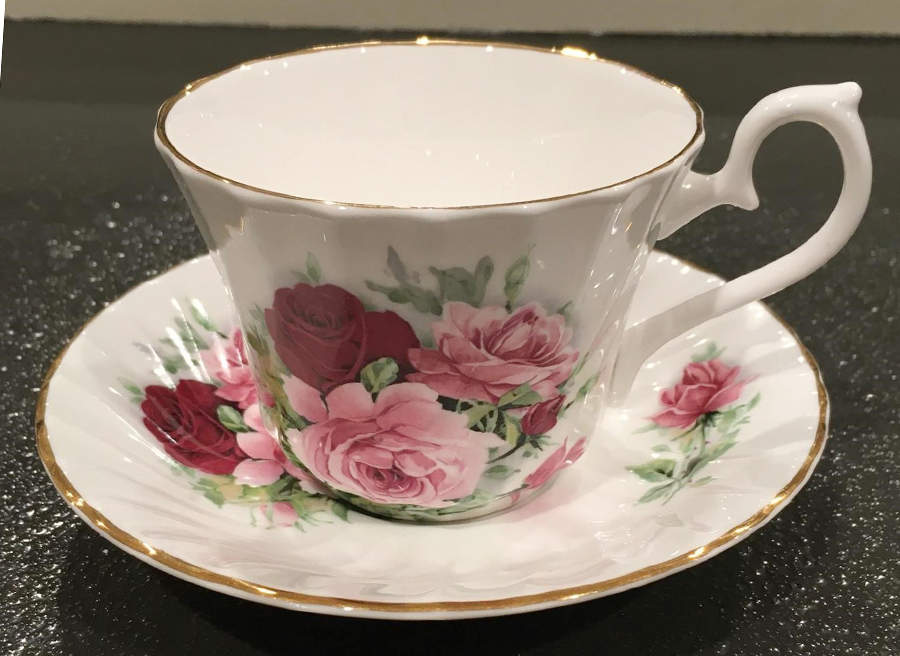 SUT75 Footed Cup & Saucer Set by Sutherland-1