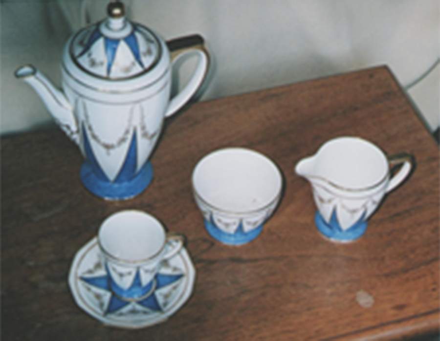 Y7940 Flat Cup & Saucer Set by Spode-1