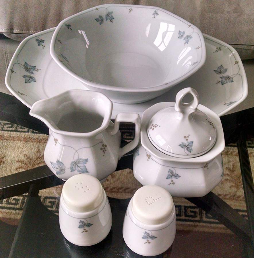 SLT471 Creamer by Seltmann-1