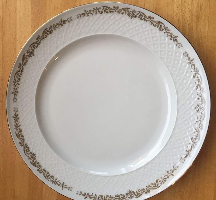 SLT472 Dinner Plate by Seltmann-1