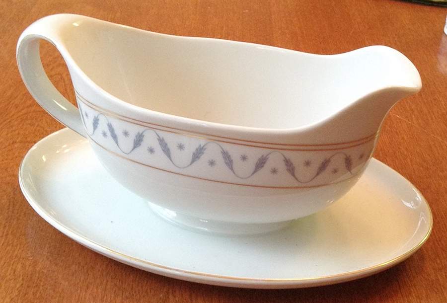SCD151 Gravy Boat with Attached Underplate by Schonwald-1
