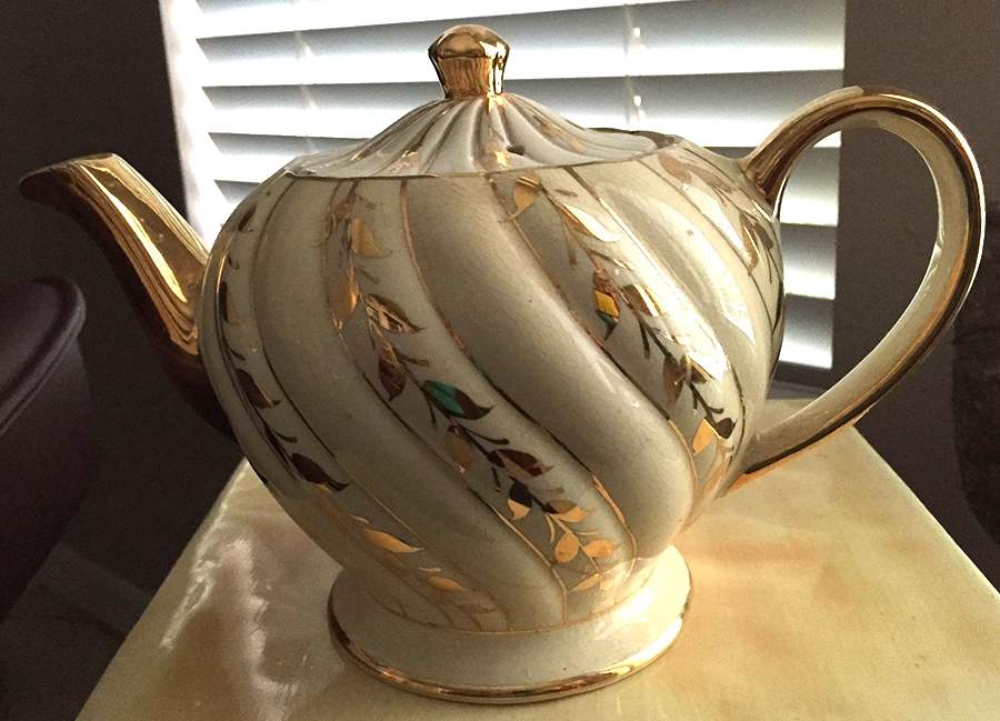 1679 Teapot & Lid by Sadler-1