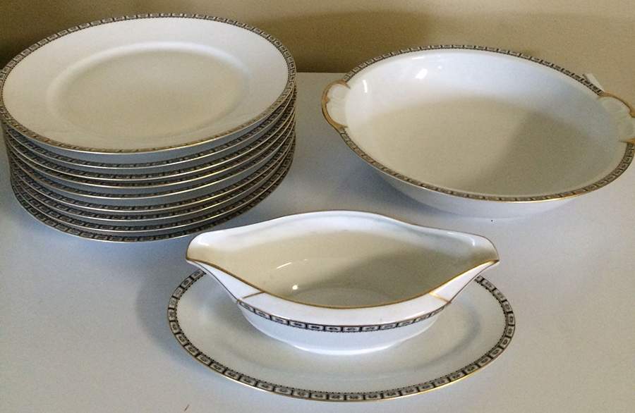 SLT489 Gravy Boat with Attached Underplate by Seltmann-1