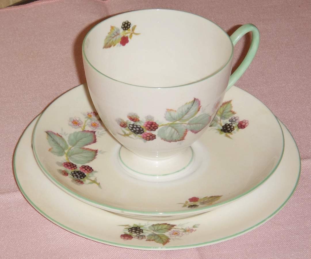 SHE86 Footed Cup & Saucer Set by Shelley-1