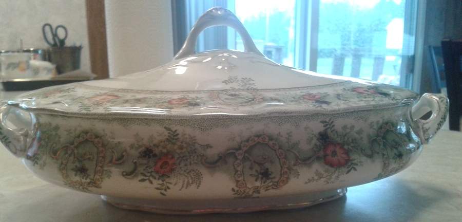 Clive-Green Multicolor Oval Covered Vegetable by Stanley Pottery -1