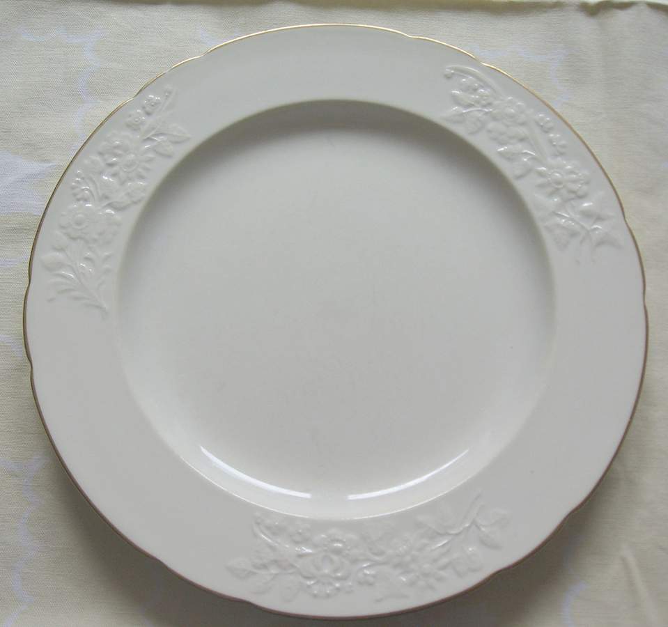 R7989 Dinner Plate by Spode-1