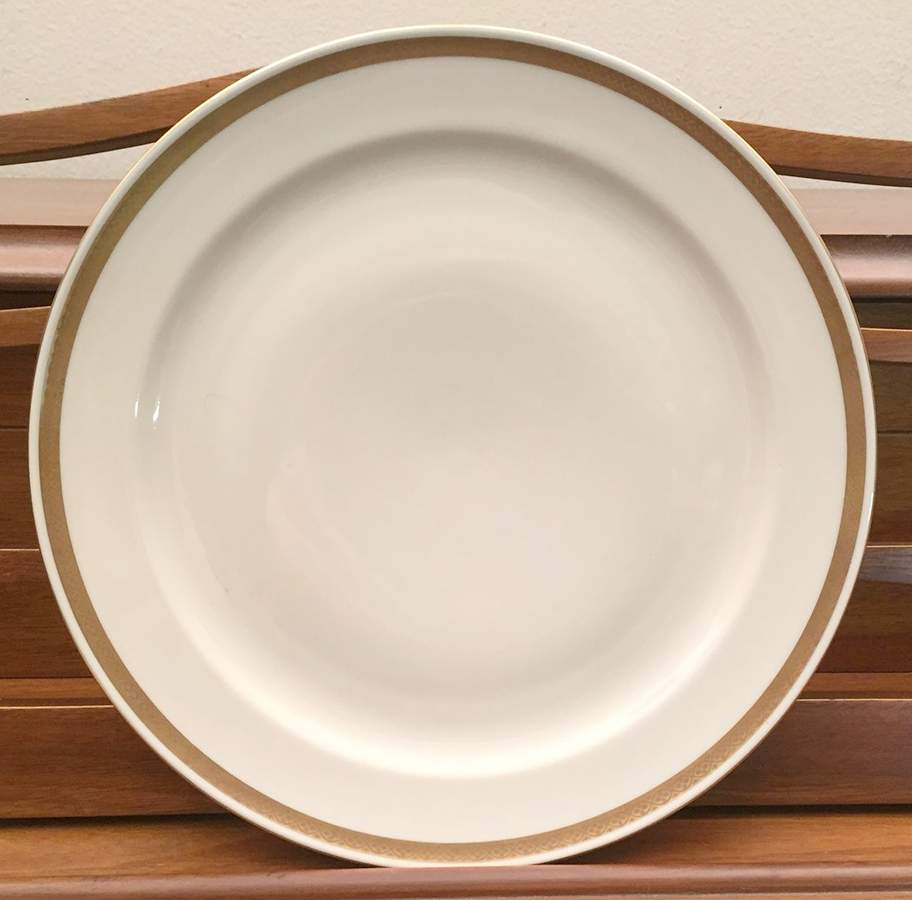 SLT499 Dinner Plate by Seltmann-1