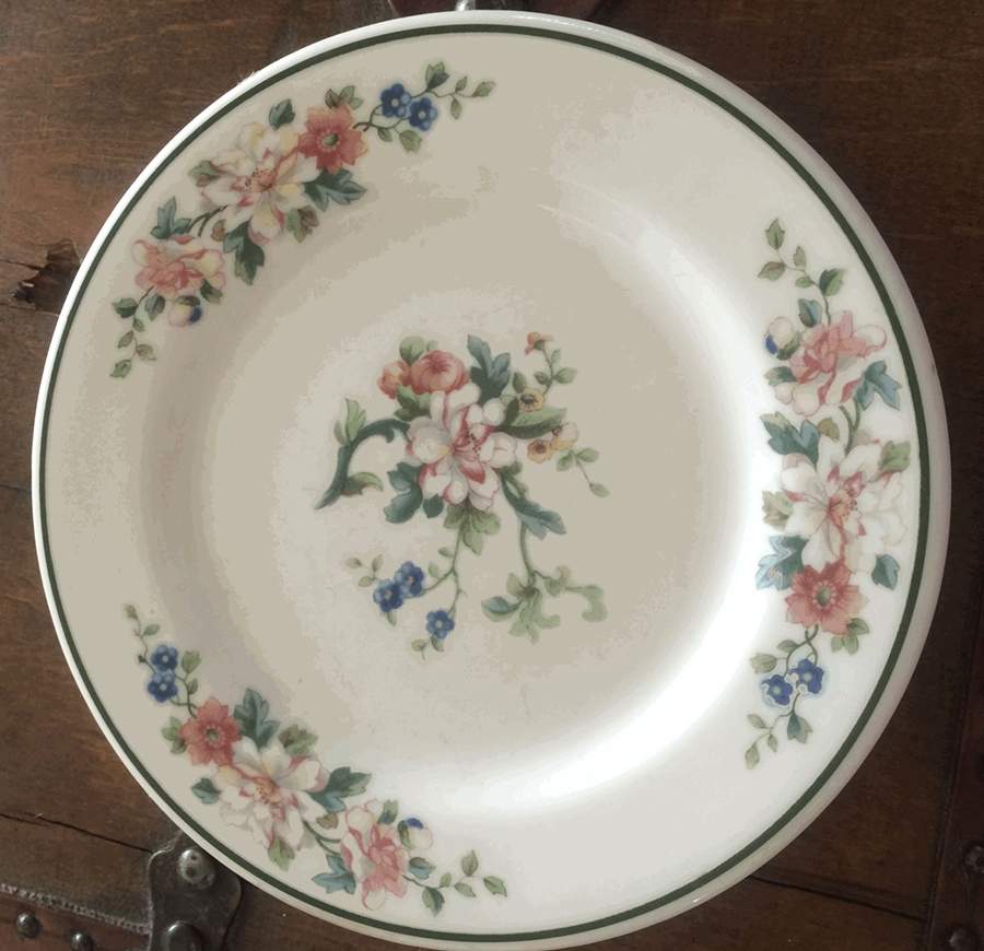 SY430 (Green Trim, Center Design) Dinner Plate by Syracuse-1