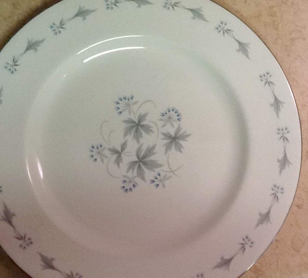 Ballad Dinner Plate by Sovereign Potters-1